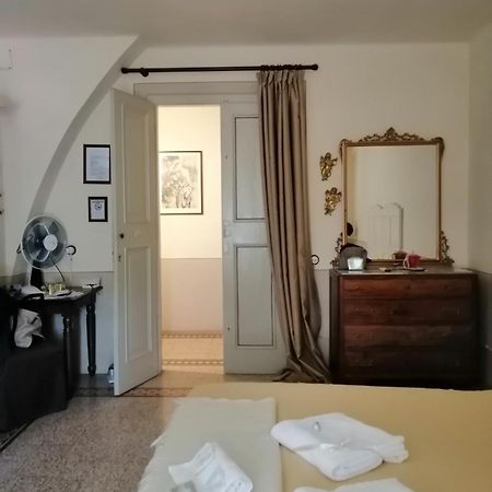 Bed And Breakfast Evelina Lucca Buitenkant foto