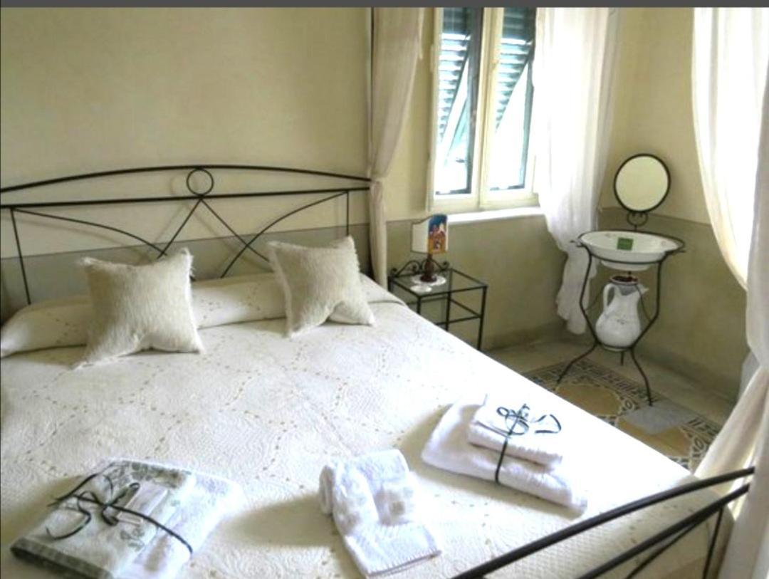 Bed And Breakfast Evelina Lucca Buitenkant foto